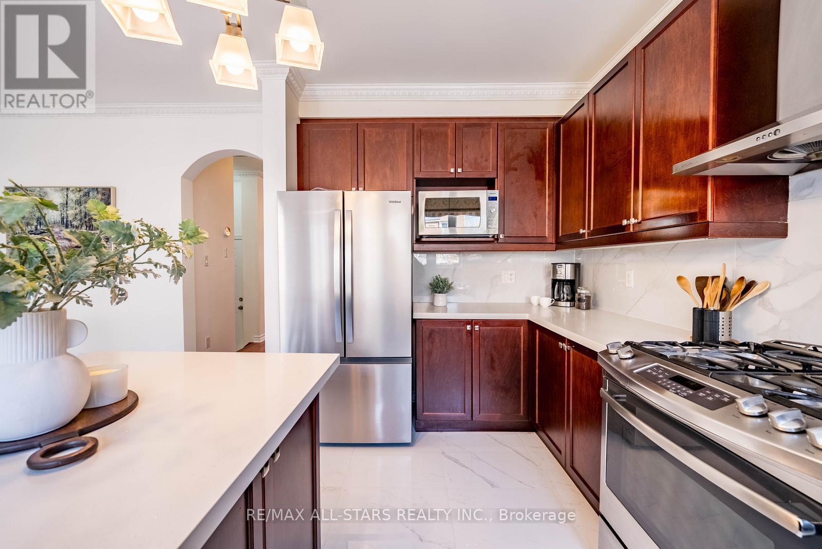 38 Sugardale Street, Whitchurch-Stouffville, Ontario  L4A 0B7 - Photo 19 - N13029900