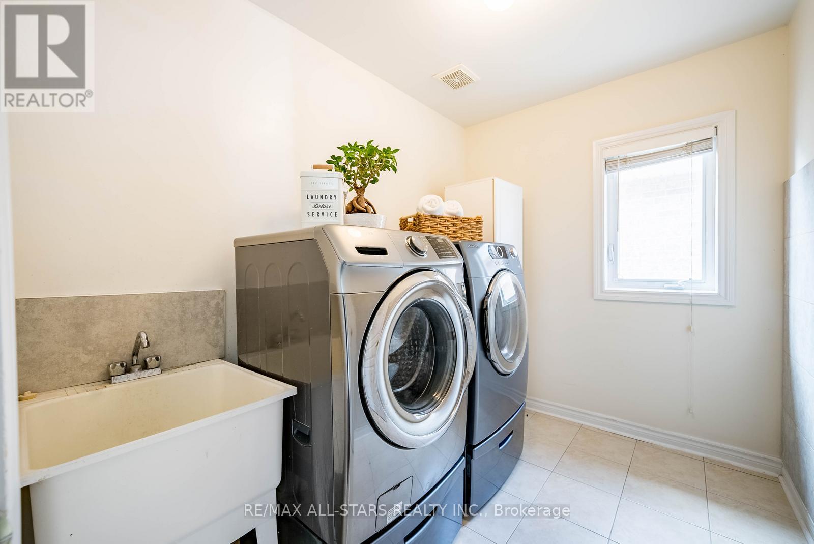 38 Sugardale Street, Whitchurch-Stouffville, Ontario  L4A 0B7 - Photo 29 - N13029900