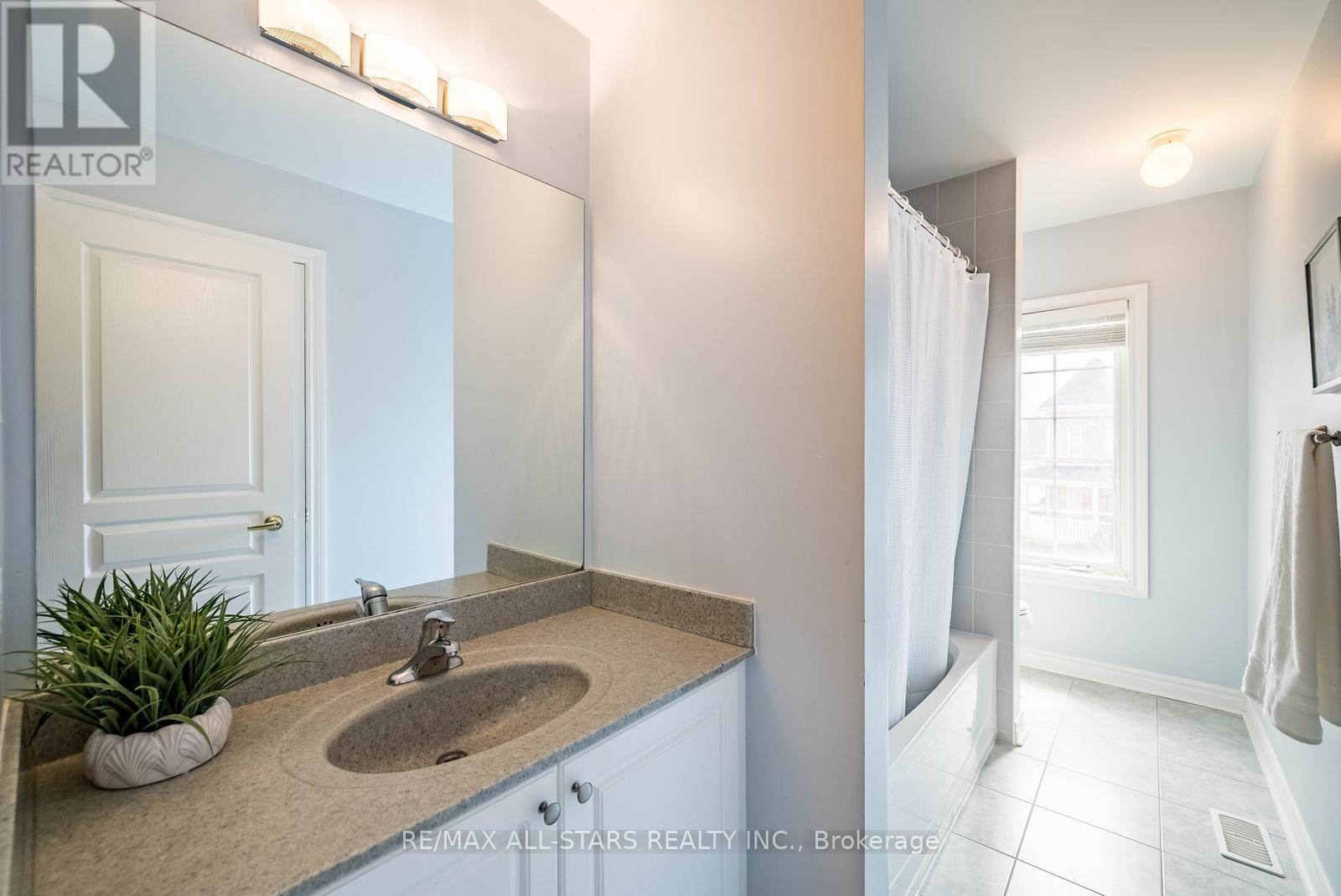 38 Sugardale Street, Whitchurch-Stouffville, Ontario  L4A 0B7 - Photo 37 - N13029900