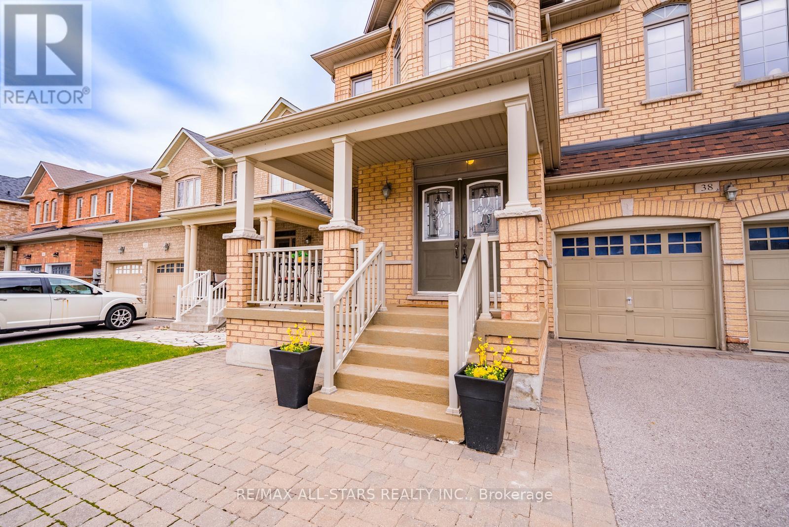 38 Sugardale Street, Whitchurch-Stouffville, Ontario  L4A 0B7 - Photo 6 - N13029900