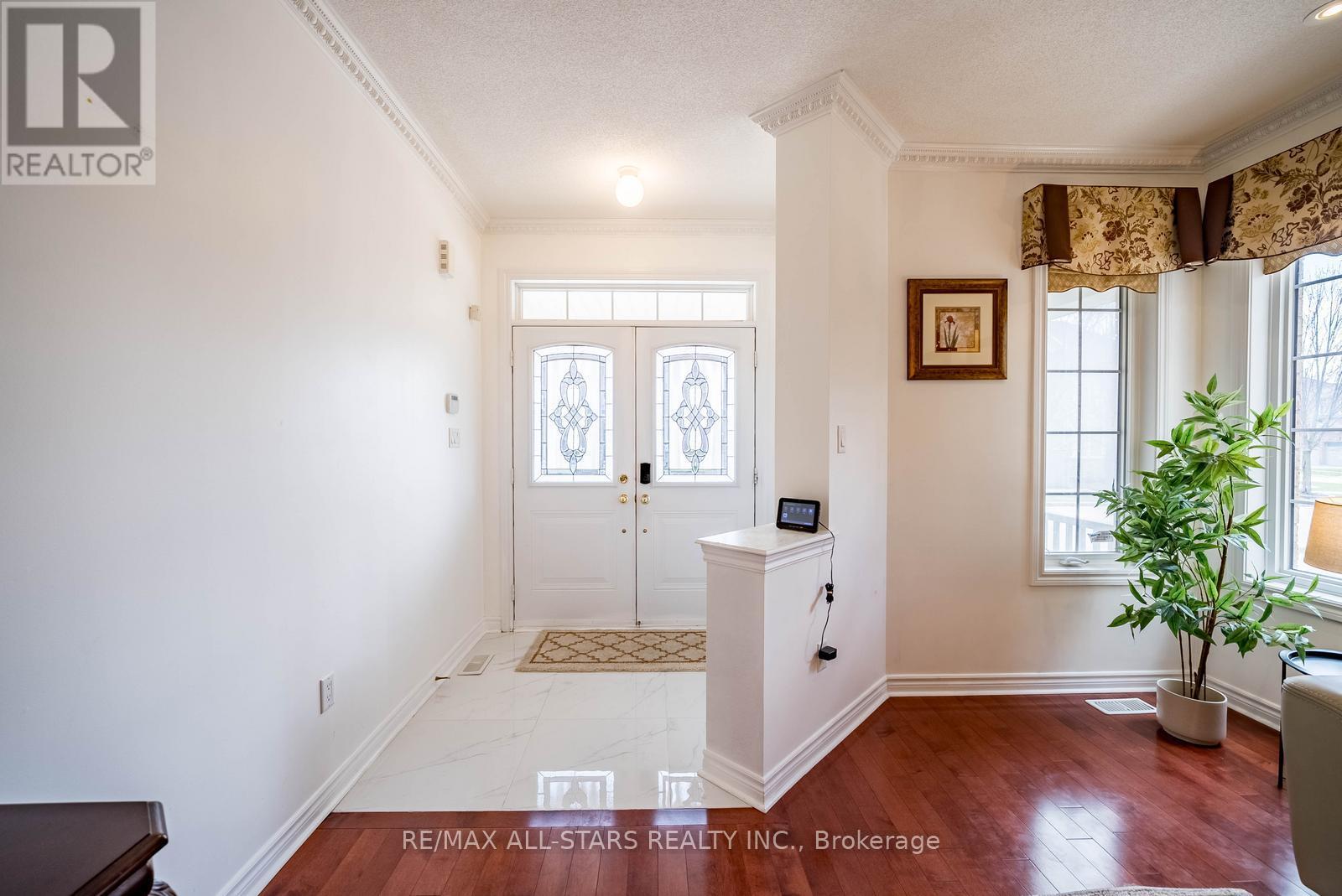 38 Sugardale Street, Whitchurch-Stouffville, Ontario  L4A 0B7 - Photo 9 - N13029900