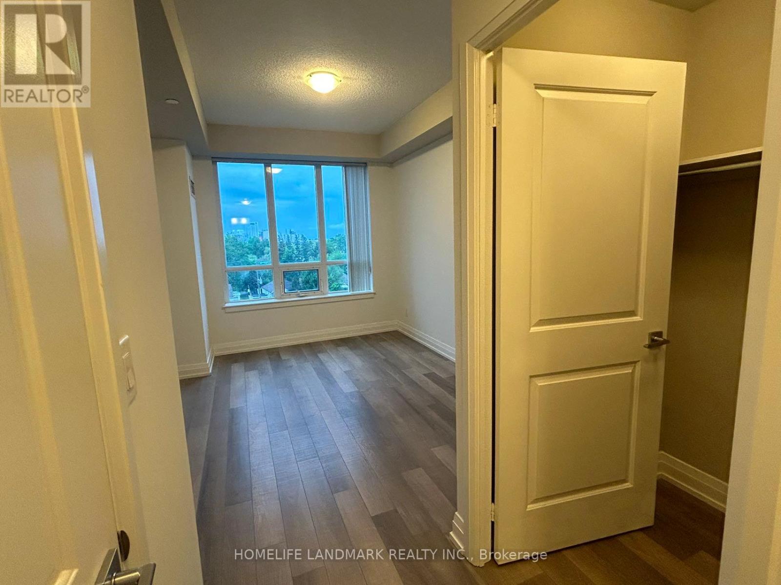 525 - 7165 Yonge Street, Markham, Ontario  L3T 0C9 - Photo 2 - N13029954