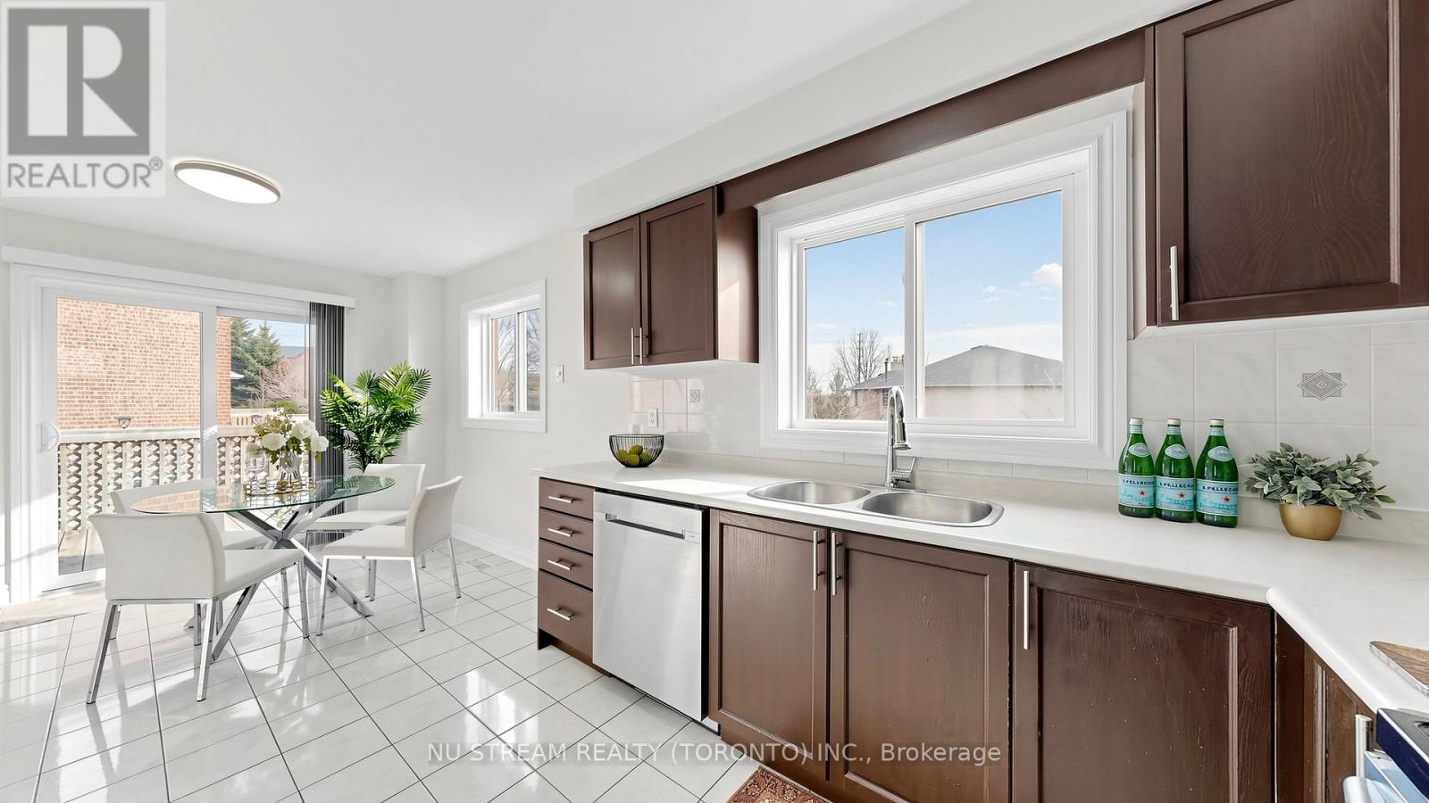 528 Veale Place, Newmarket, Ontario  L3Y 8H9 - Photo 13 - N13030088