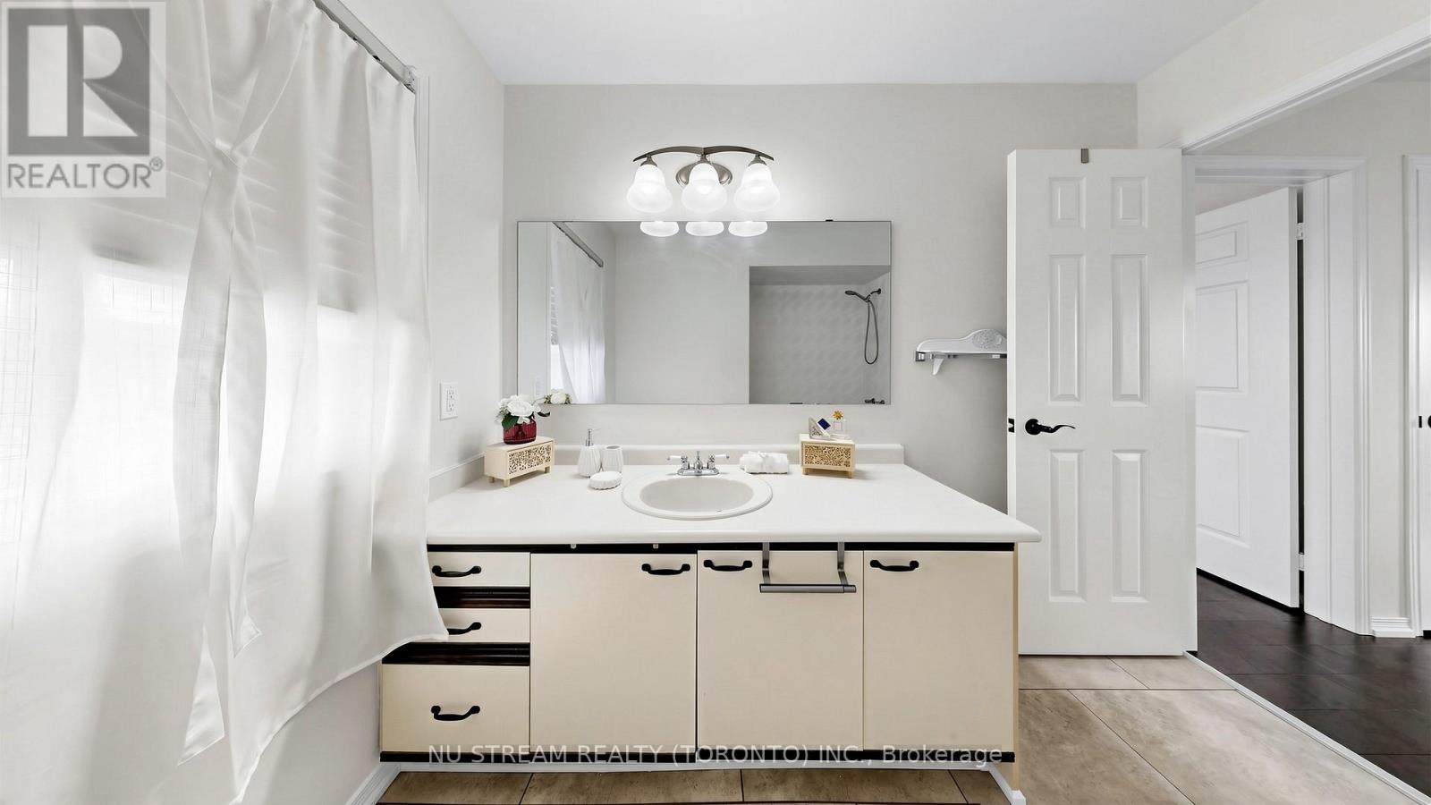 528 Veale Place, Newmarket, Ontario  L3Y 8H9 - Photo 23 - N13030088