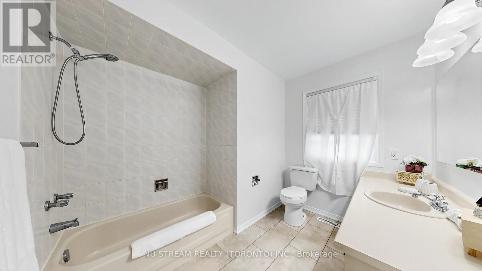 528 Veale Place, Newmarket, Ontario  L3Y 8H9 - Photo 24 - N13030088