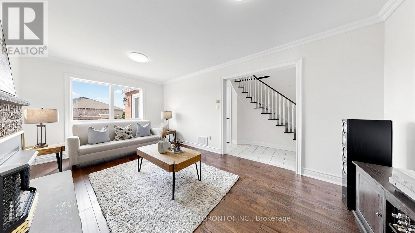 528 Veale Place, Newmarket, Ontario  L3Y 8H9 - Photo 6 - N13030088