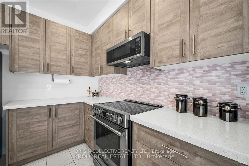 26 Frederick Taylor Way, East Gwillimbury, Ontario  L0G 1M0 - Photo 11 - N13030100