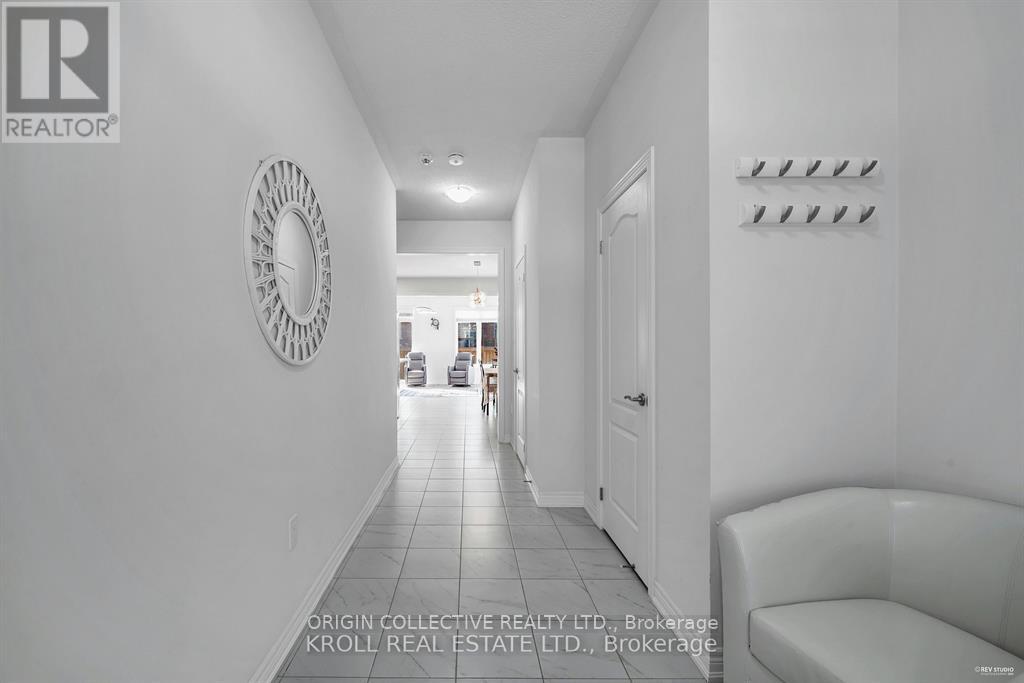 26 Frederick Taylor Way, East Gwillimbury, Ontario  L0G 1M0 - Photo 20 - N13030100