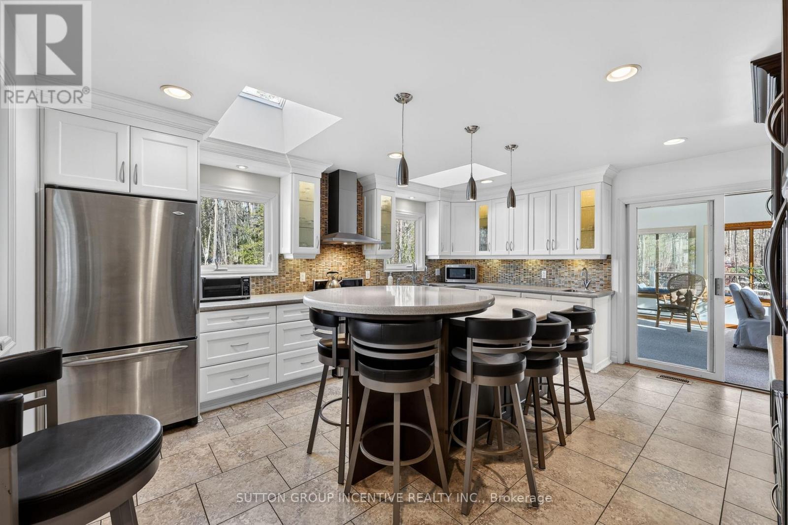 24 Brambel Road, Oro-Medonte, Ontario  L0L 2L0 - Photo 7 - S13029744