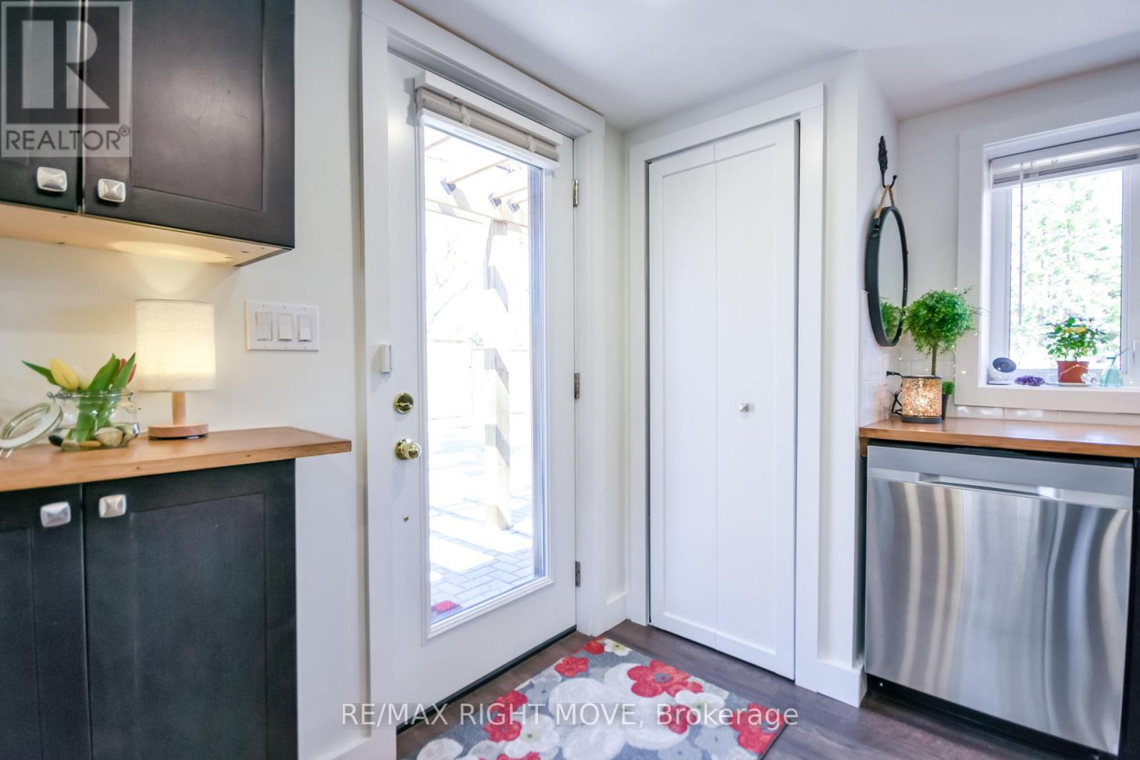 51 Walker Avenue, Orillia, Ontario  L3V 6G9 - Photo 12 - S13029916