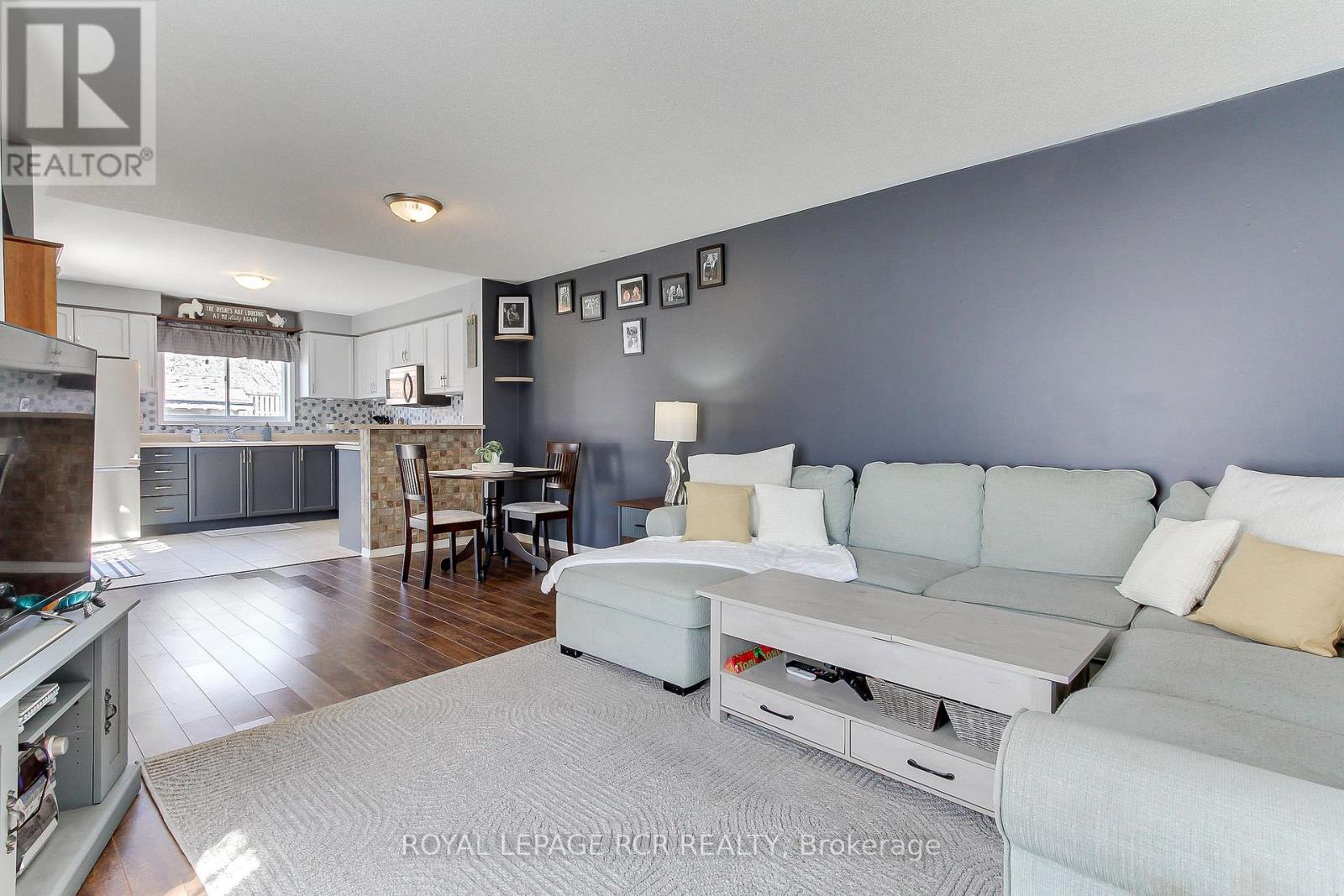 74 Drake Drive, Barrie (Painswick South), Ontario  L4N 8X4 - Photo 12 - S13030060