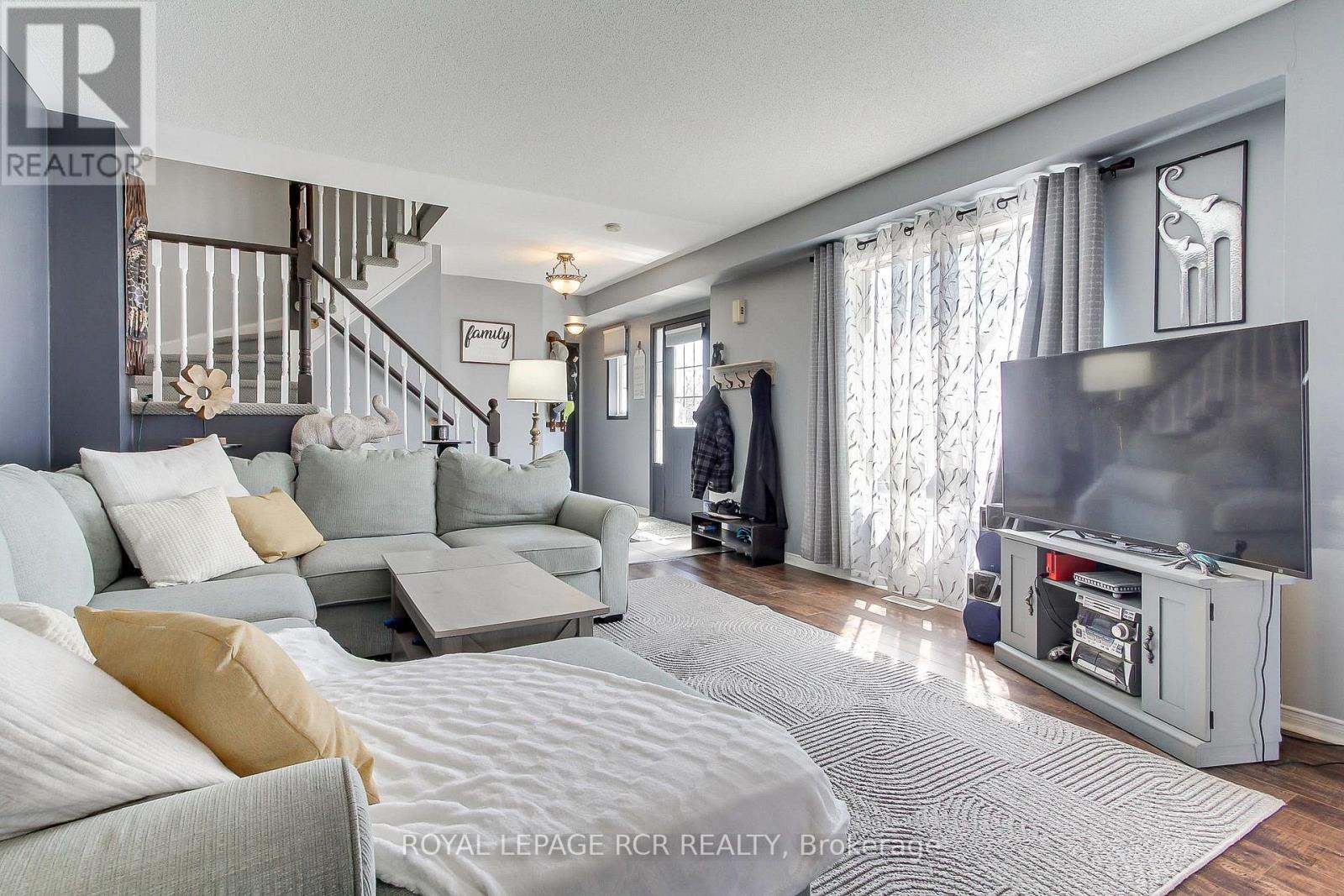 74 Drake Drive, Barrie (Painswick South), Ontario  L4N 8X4 - Photo 15 - S13030060