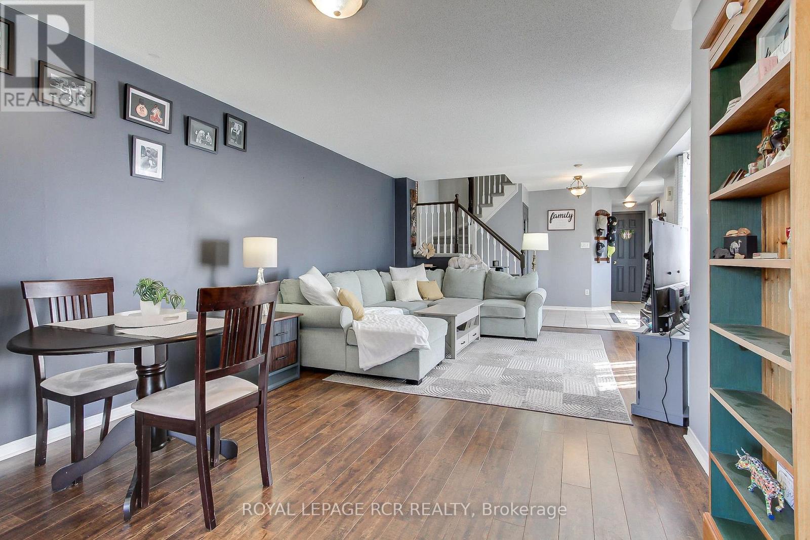 74 Drake Drive, Barrie (Painswick South), Ontario  L4N 8X4 - Photo 17 - S13030060