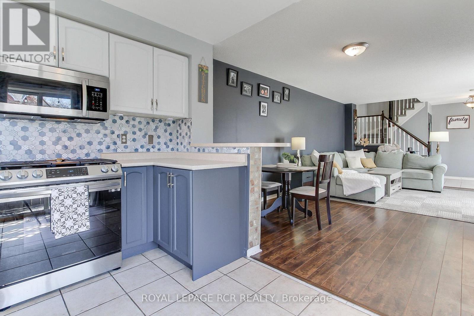 74 Drake Drive, Barrie (Painswick South), Ontario  L4N 8X4 - Photo 22 - S13030060