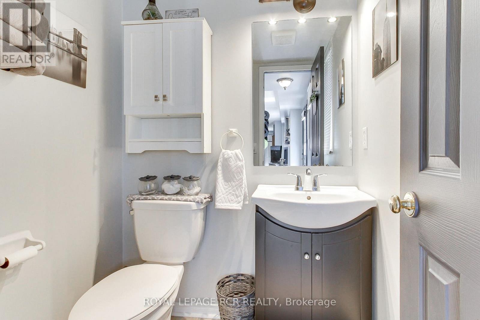 74 Drake Drive, Barrie (Painswick South), Ontario  L4N 8X4 - Photo 23 - S13030060