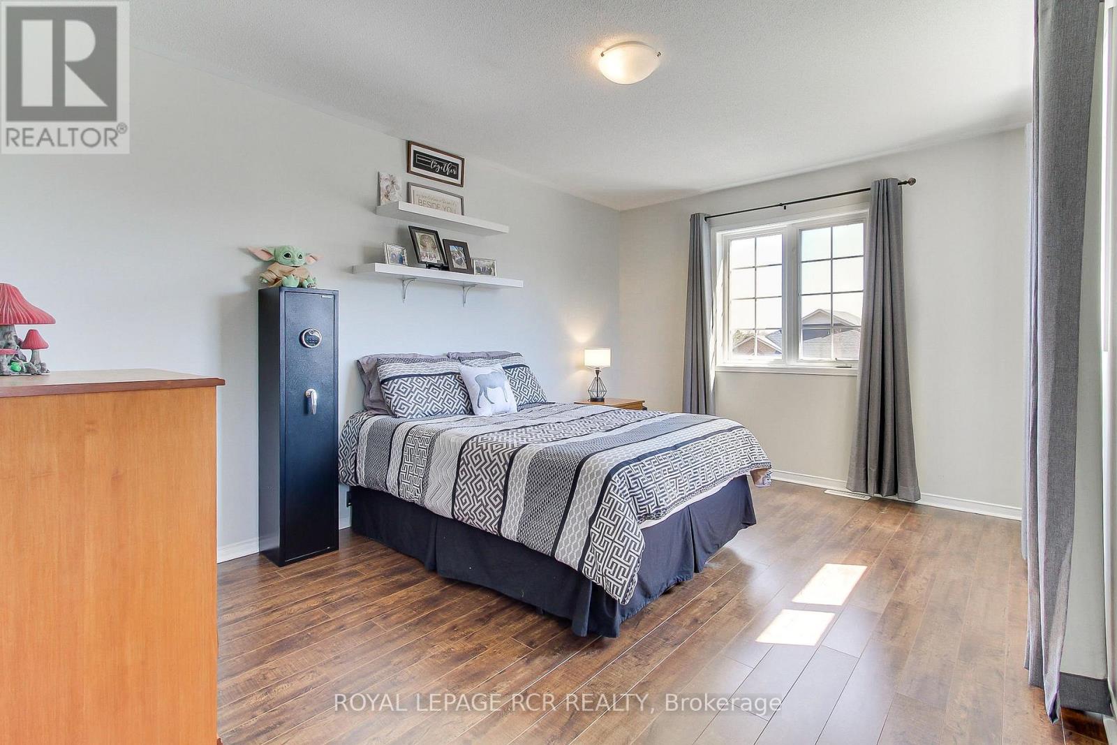 74 Drake Drive, Barrie (Painswick South), Ontario  L4N 8X4 - Photo 26 - S13030060