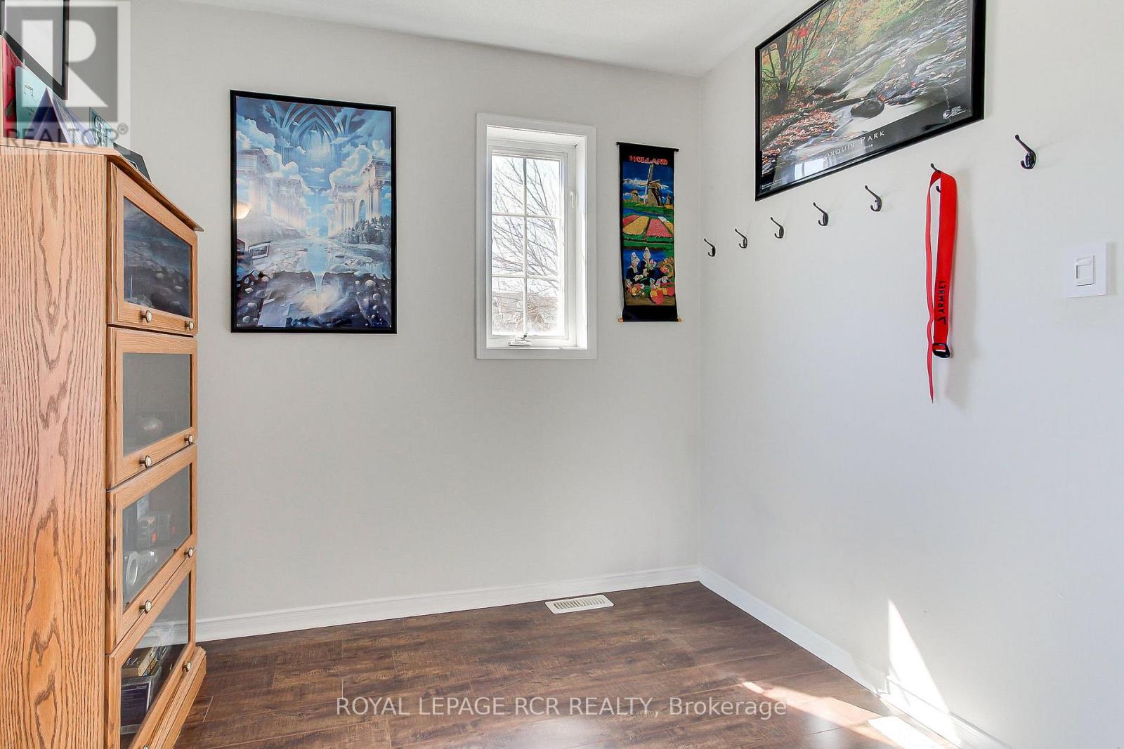 74 Drake Drive, Barrie (Painswick South), Ontario  L4N 8X4 - Photo 29 - S13030060