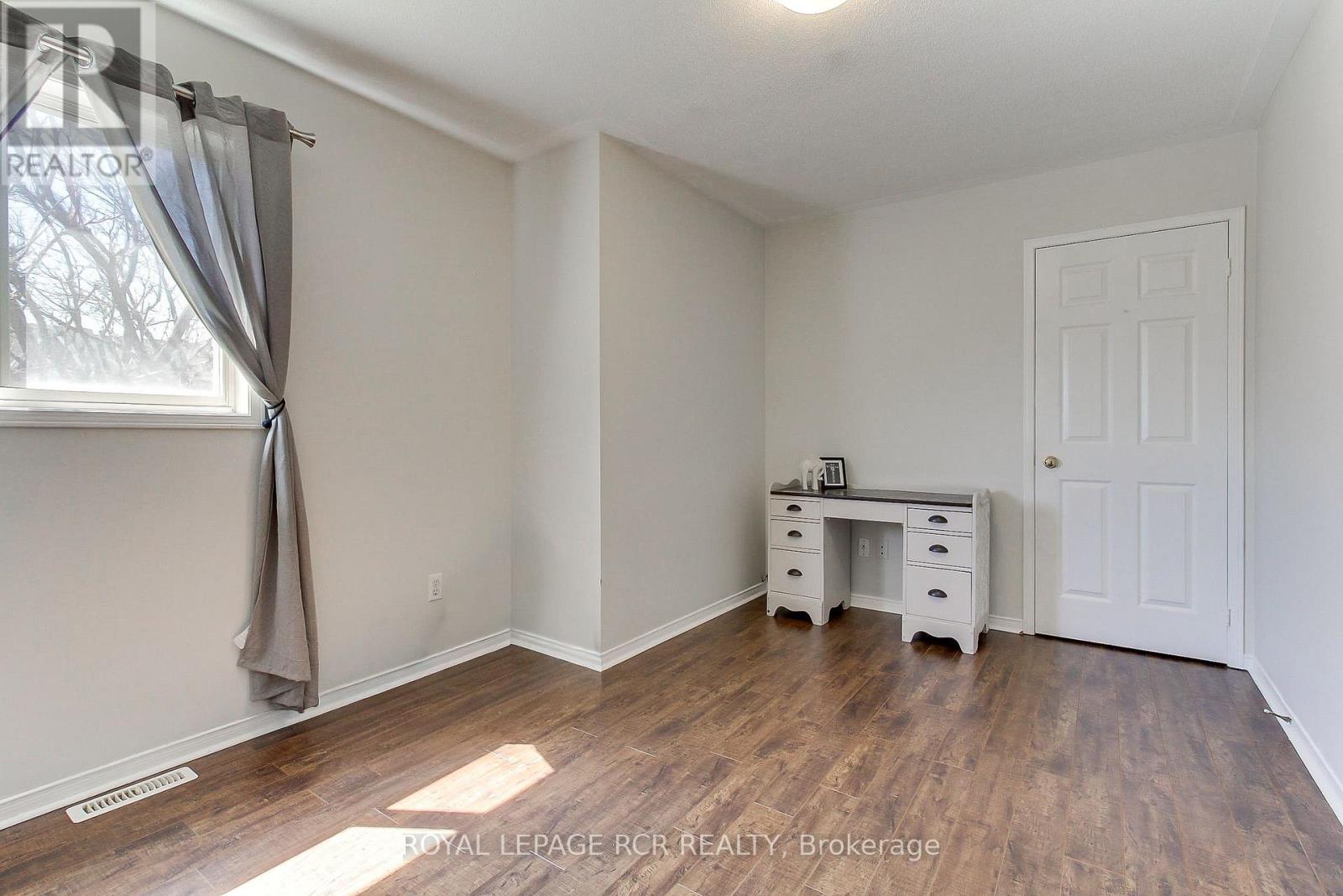 74 Drake Drive, Barrie (Painswick South), Ontario  L4N 8X4 - Photo 30 - S13030060