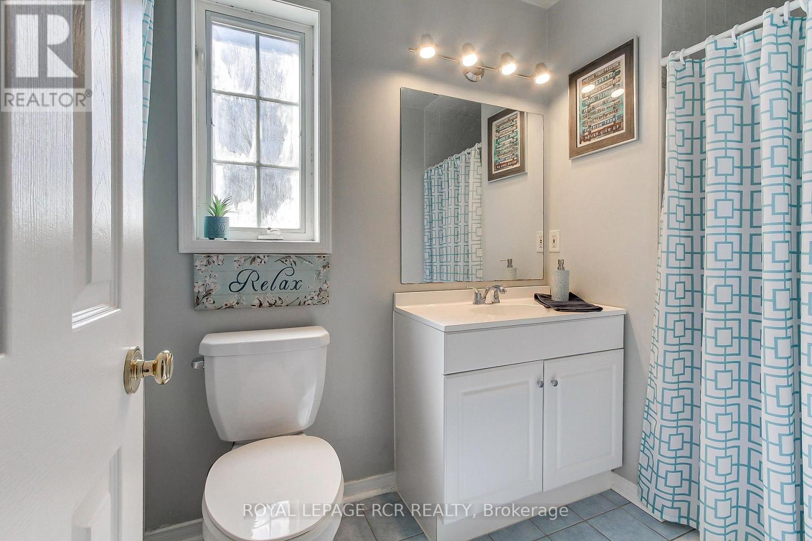 74 Drake Drive, Barrie (Painswick South), Ontario  L4N 8X4 - Photo 32 - S13030060