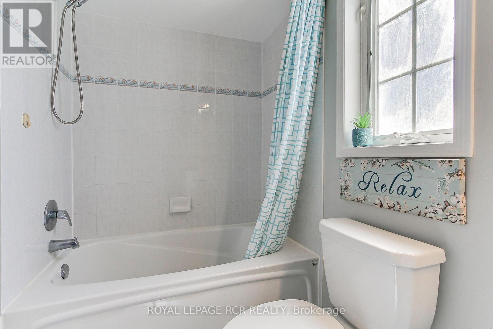 74 Drake Drive, Barrie (Painswick South), Ontario  L4N 8X4 - Photo 33 - S13030060