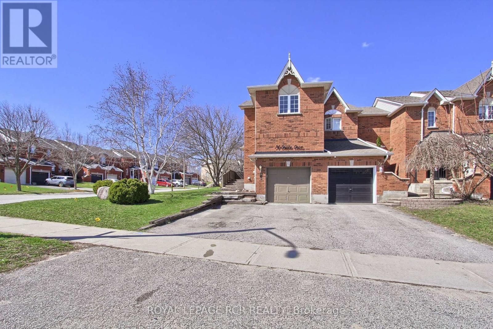 74 Drake Drive, Barrie (Painswick South), Ontario  L4N 8X4 - Photo 6 - S13030060