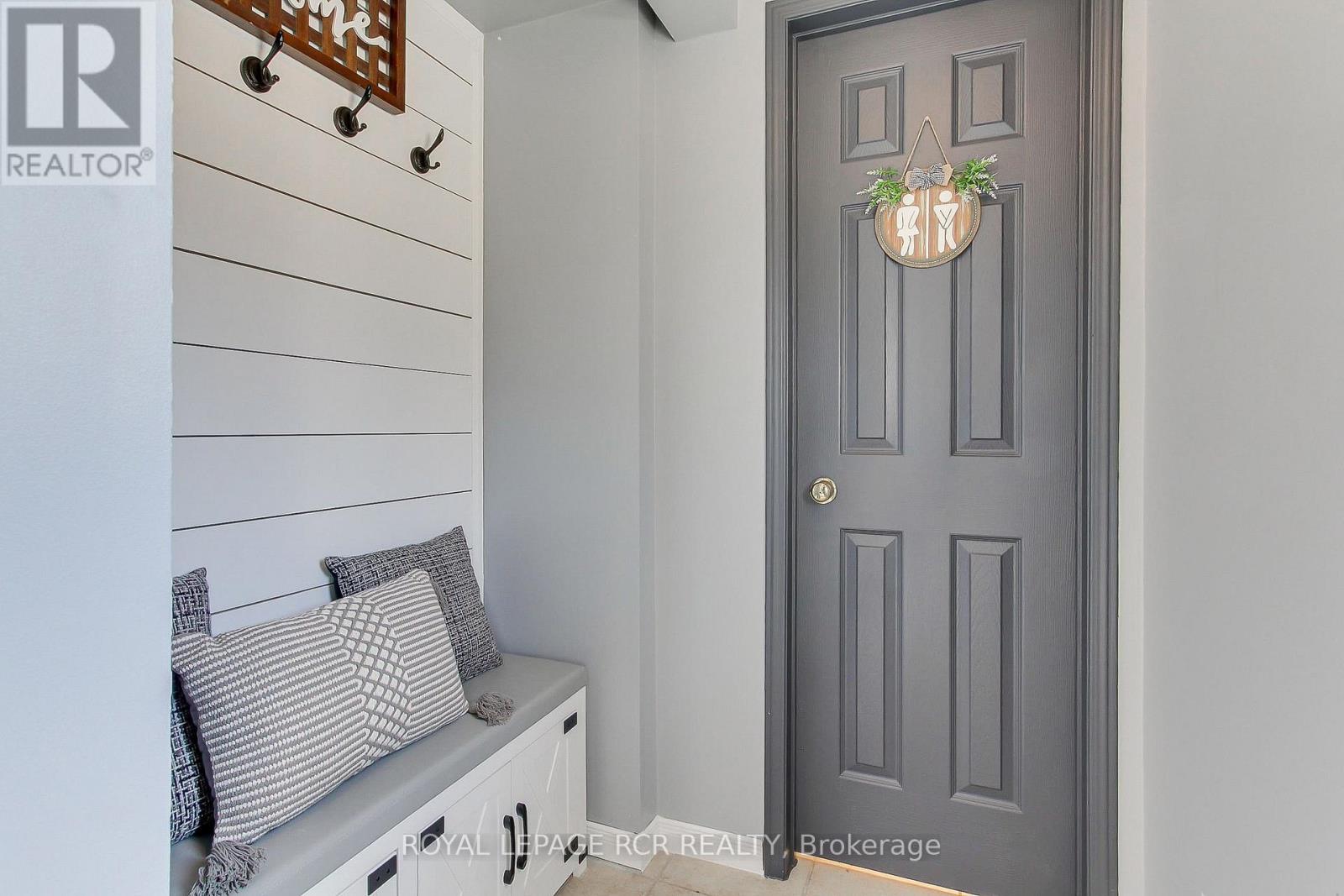 74 Drake Drive, Barrie (Painswick South), Ontario  L4N 8X4 - Photo 9 - S13030060