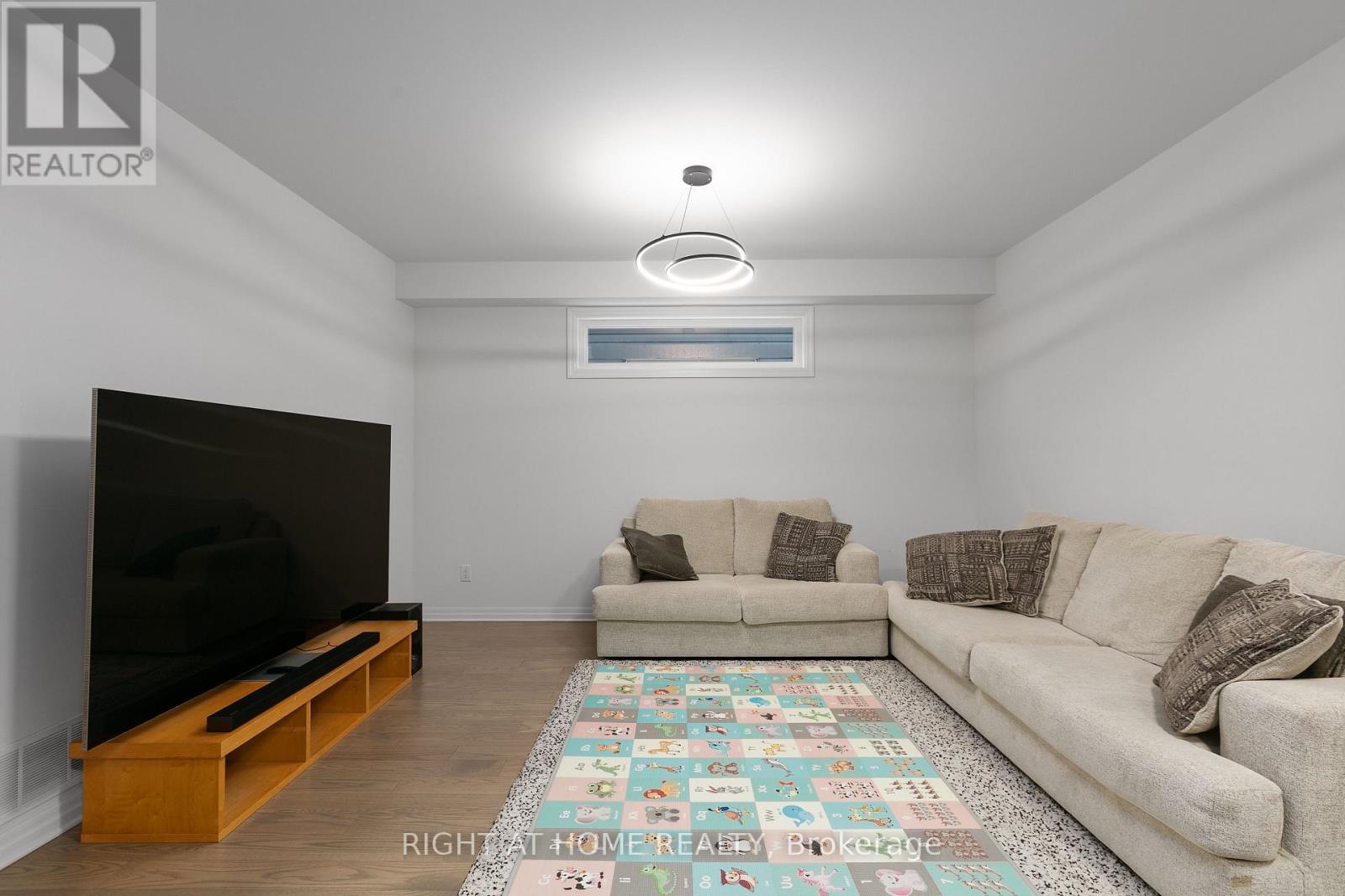 917 Littlerock Street, Ottawa, Ontario  K1T 0N2 - Photo 7 - X12846496