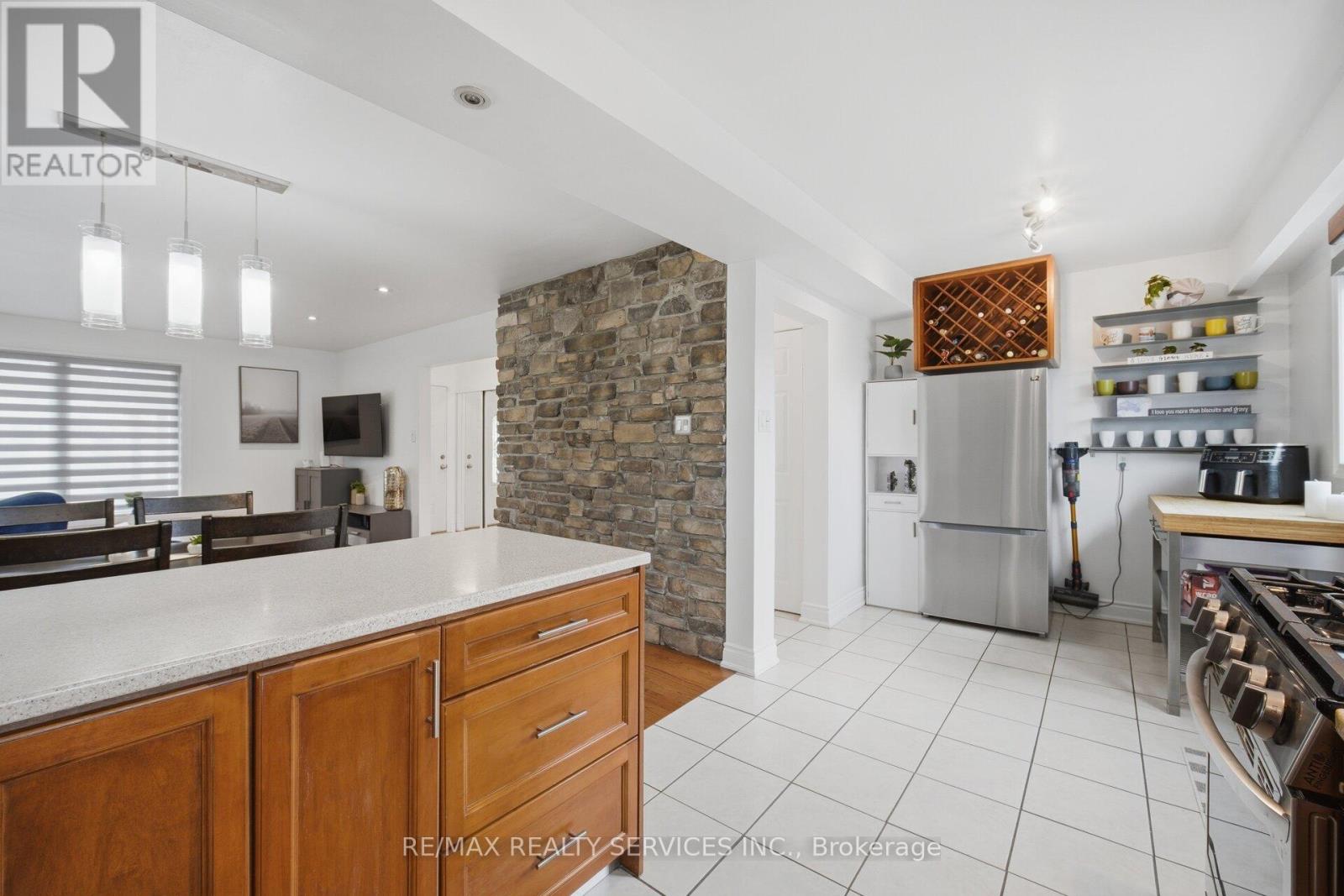 48 Terryhill Square, Brampton, Ontario  L6Z 1N1 - Photo 18 - W13029710