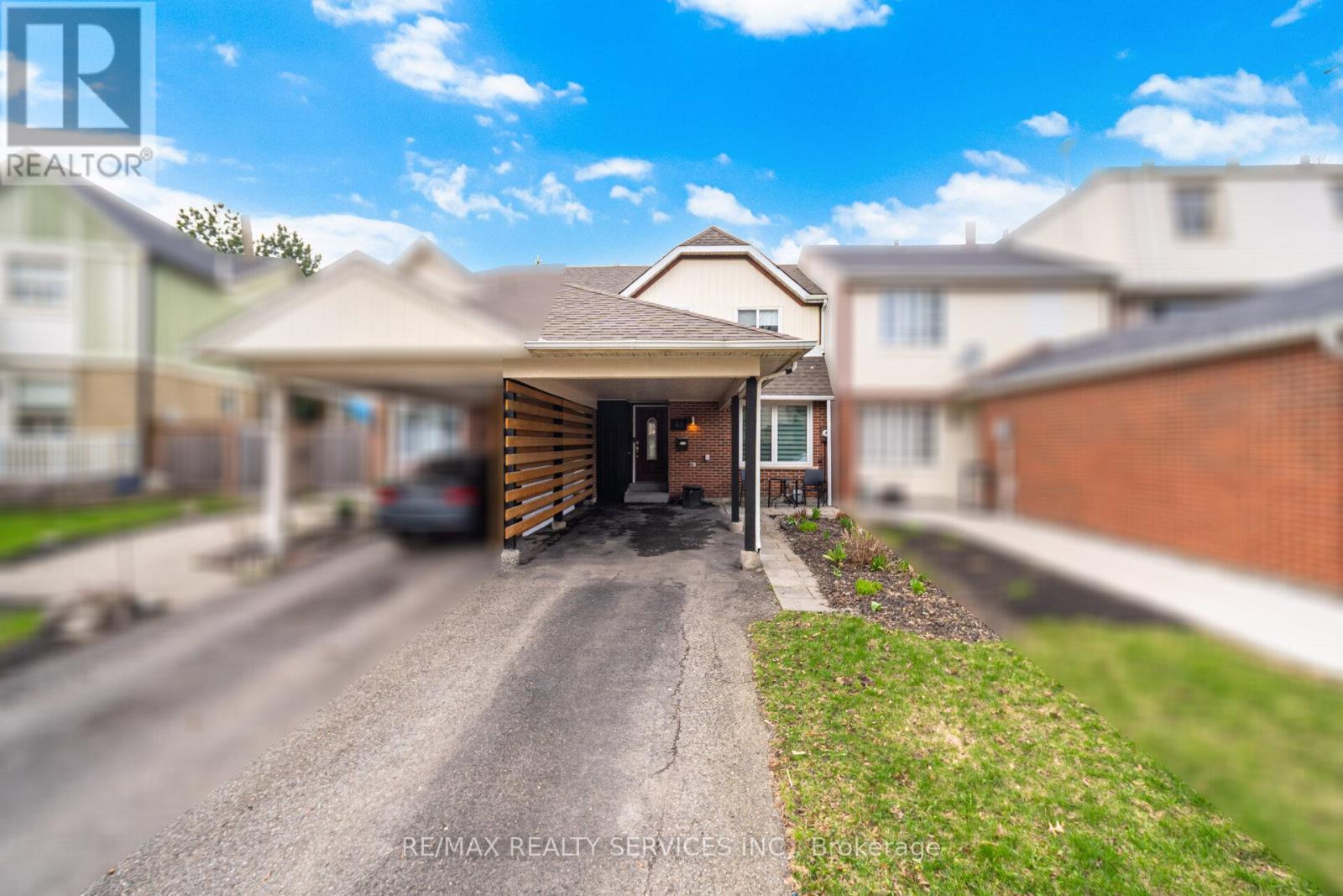 48 Terryhill Square, Brampton, Ontario  L6Z 1N1 - Photo 2 - W13029710