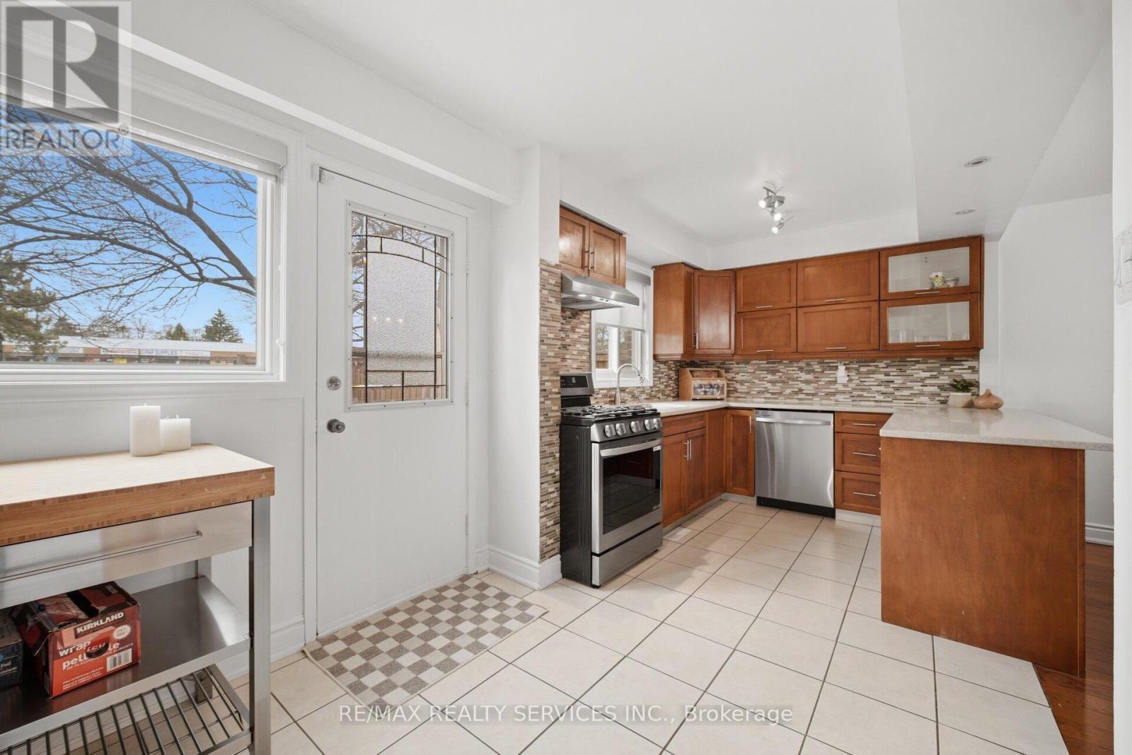 48 Terryhill Square, Brampton, Ontario  L6Z 1N1 - Photo 20 - W13029710