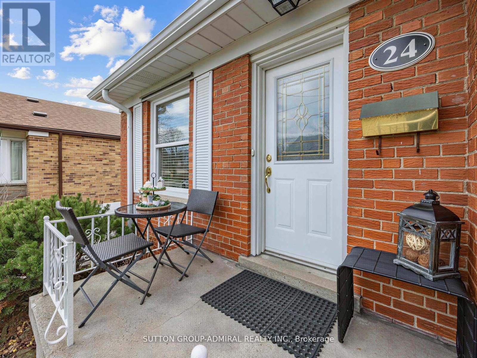 24 Billingham Road, Toronto, Ontario  M9B 3X1 - Photo 4 - W13029758