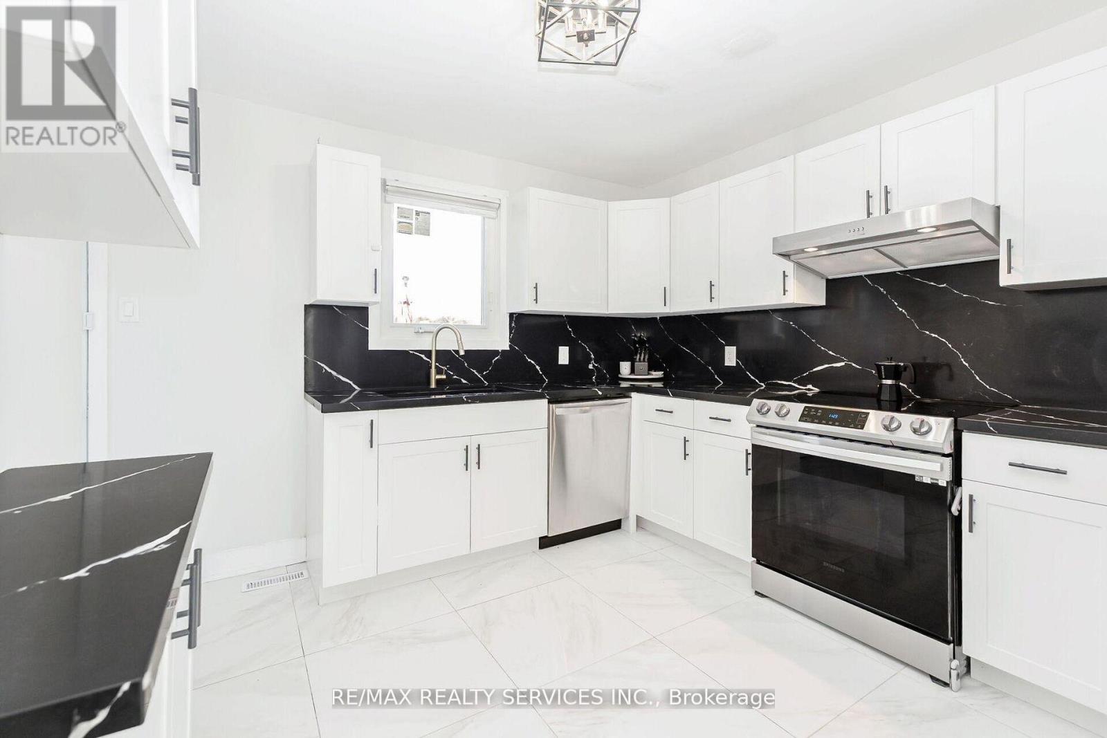 31 Huntingwood Crescent, Brampton, Ontario  L6S 1S5 - Photo 16 - W13029818