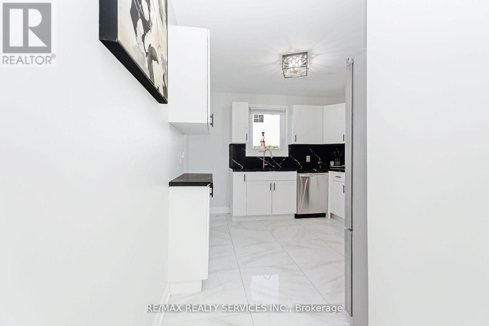 31 Huntingwood Crescent, Brampton, Ontario  L6S 1S5 - Photo 17 - W13029818