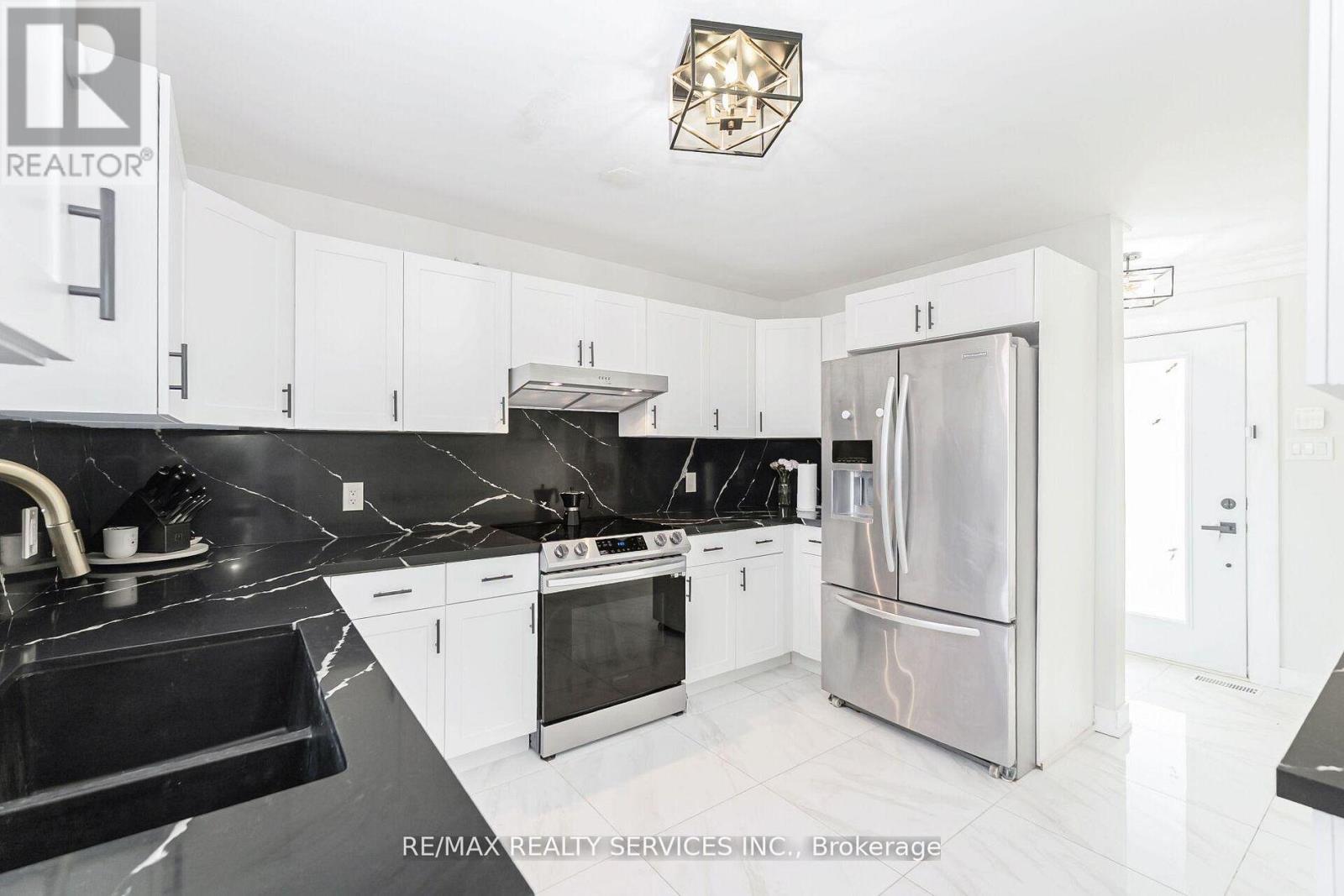 31 Huntingwood Crescent, Brampton, Ontario  L6S 1S5 - Photo 19 - W13029818