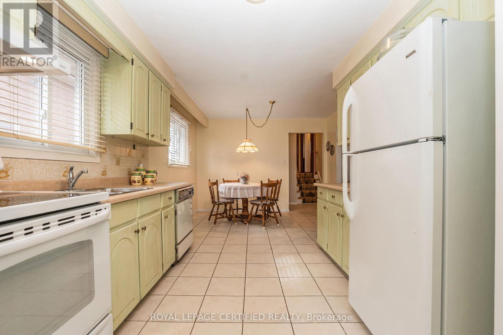 64 Malcolm Crescent, Brampton, Ontario  L6S 3C8 - Photo 11 - W13029824