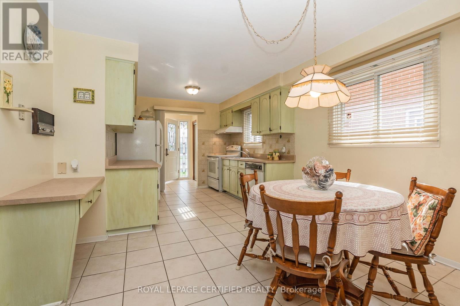 64 Malcolm Crescent, Brampton, Ontario  L6S 3C8 - Photo 12 - W13029824