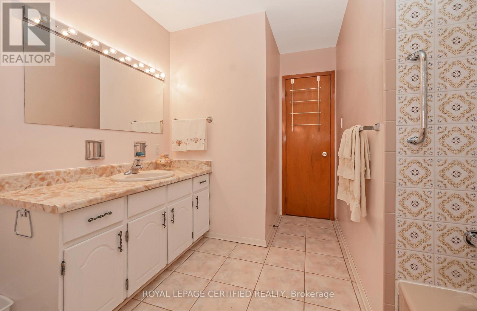 64 Malcolm Crescent, Brampton, Ontario  L6S 3C8 - Photo 17 - W13029824