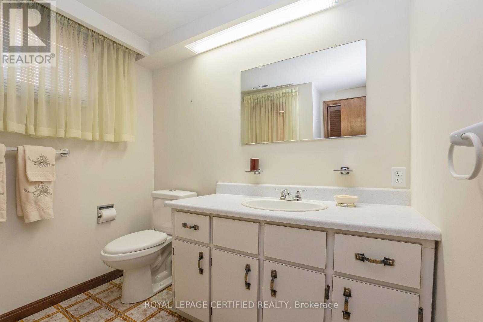 64 Malcolm Crescent, Brampton, Ontario  L6S 3C8 - Photo 22 - W13029824