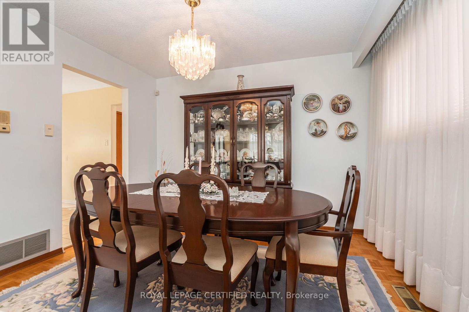 64 Malcolm Crescent, Brampton, Ontario  L6S 3C8 - Photo 9 - W13029824