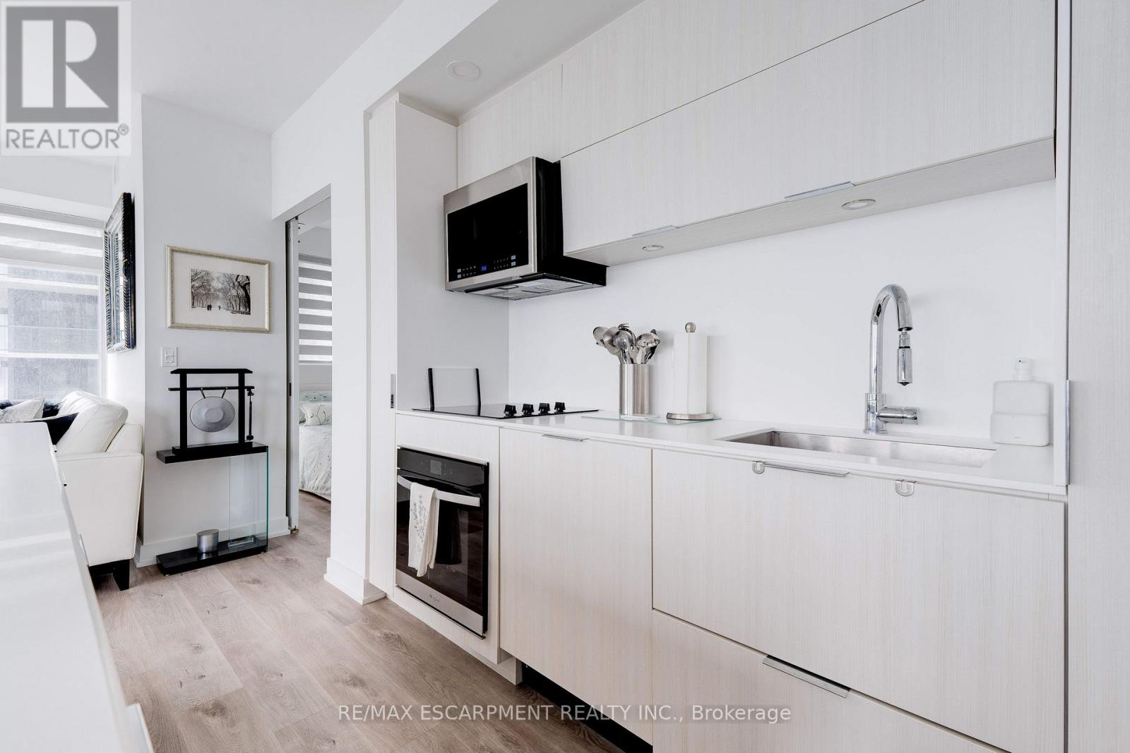 1707 - 370 Martha Street, Burlington, Ontario  L7R 0G9 - Photo 7 - W13029832