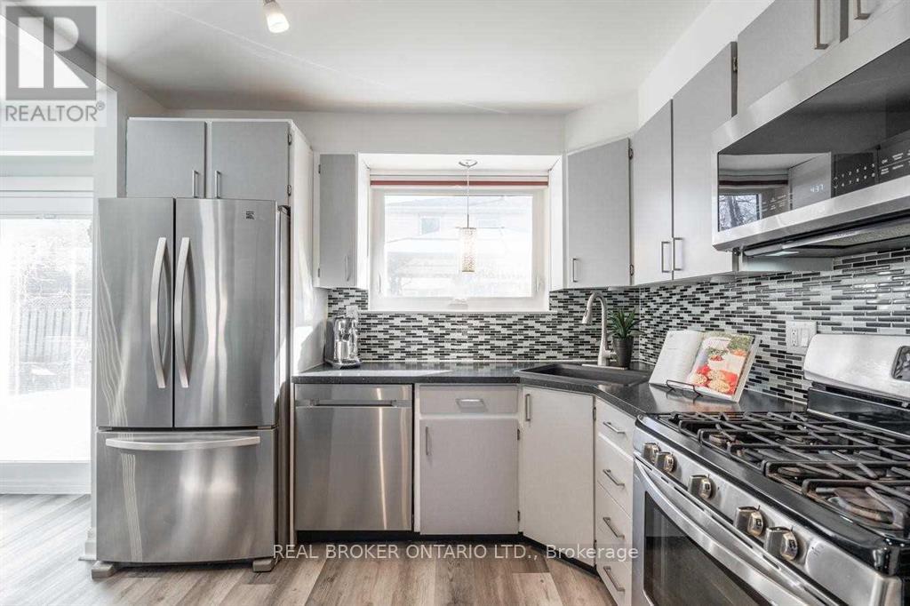 2 Core Crescent, Brampton, Ontario  L6W 2G7 - Photo 11 - W13029836