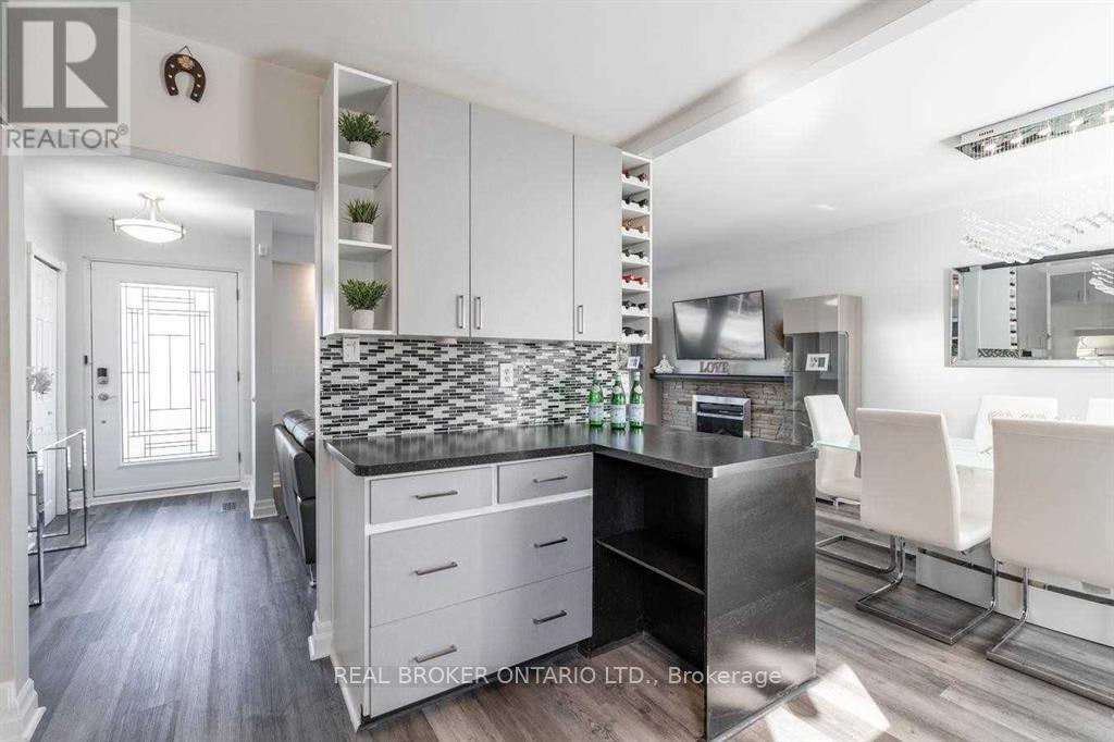 2 Core Crescent, Brampton, Ontario  L6W 2G7 - Photo 12 - W13029836