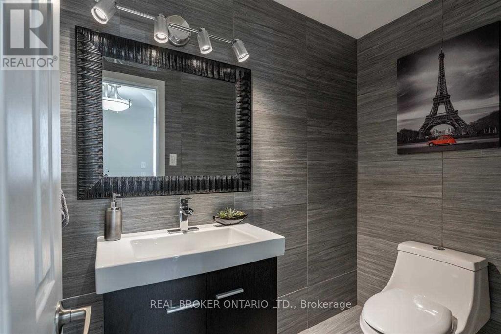 2 Core Crescent, Brampton, Ontario  L6W 2G7 - Photo 24 - W13029836