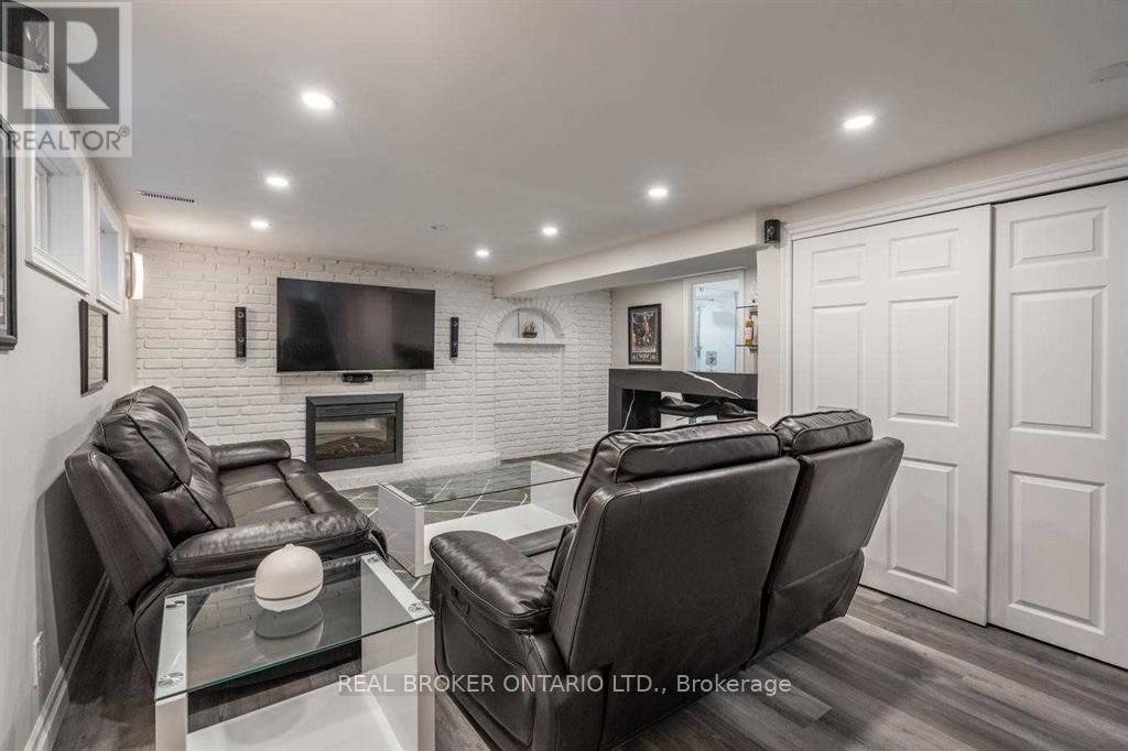 2 Core Crescent, Brampton, Ontario  L6W 2G7 - Photo 25 - W13029836