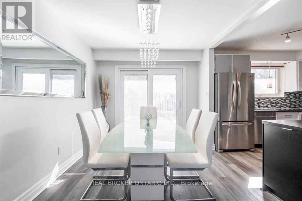 2 Core Crescent, Brampton, Ontario  L6W 2G7 - Photo 8 - W13029836