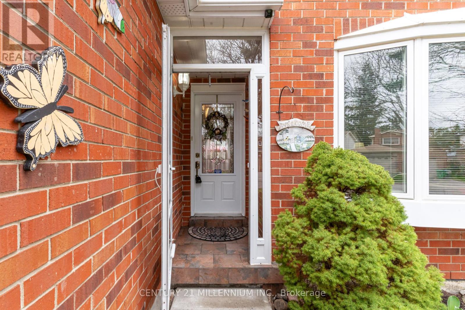 7 Oleander Crescent, Brampton, Ontario  L6Z 2C1 - Photo 3 - W13029844