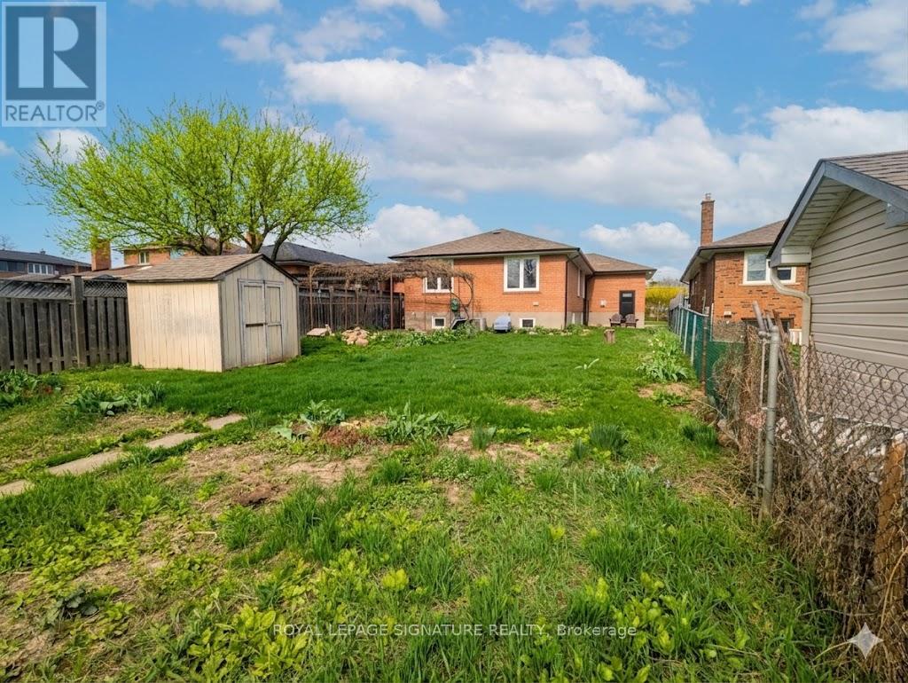 Upper - 10 Stella Street, Toronto, Ontario  M6L 3A7 - Photo 2 - W13029864