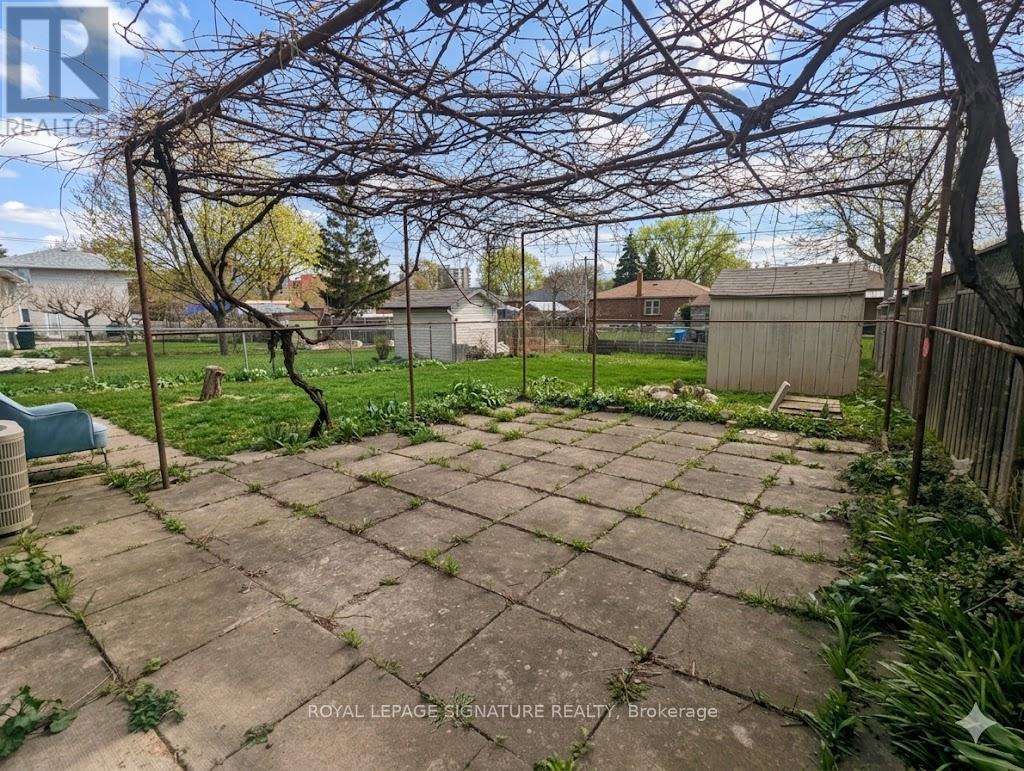 Upper - 10 Stella Street, Toronto, Ontario  M6L 3A7 - Photo 3 - W13029864