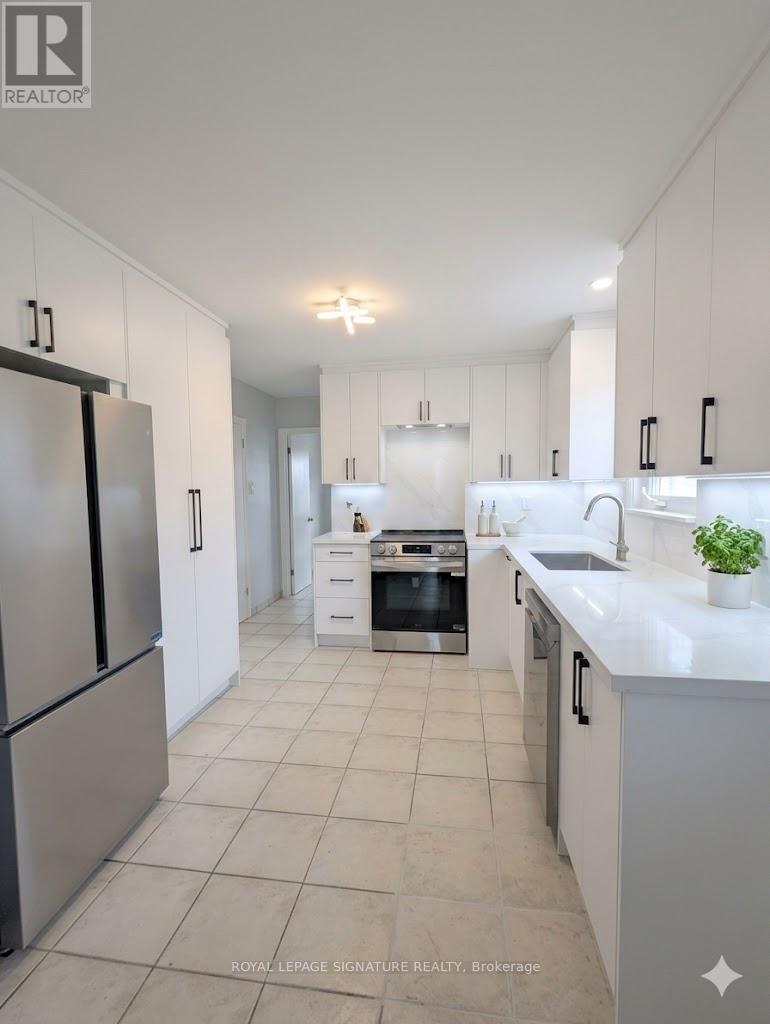 Upper - 10 Stella Street, Toronto, Ontario  M6L 3A7 - Photo 6 - W13029864