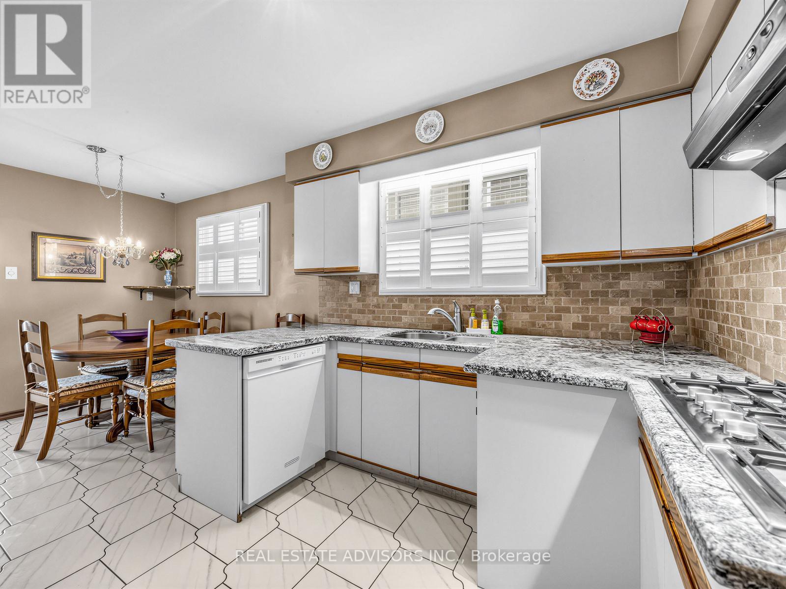 175 Lindylou Road, Toronto, Ontario  M9M 2B8 - Photo 13 - W13029868